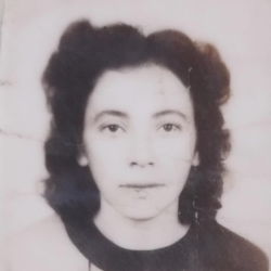 Nádia Antunes Calegari 